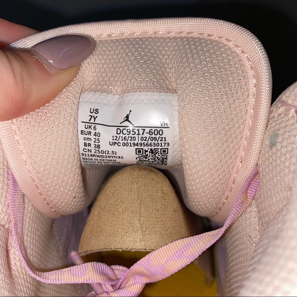 Nike Air Jordan 1 Mid GS Pink Lemonade Yellow 7Y - Picture 3 of 5